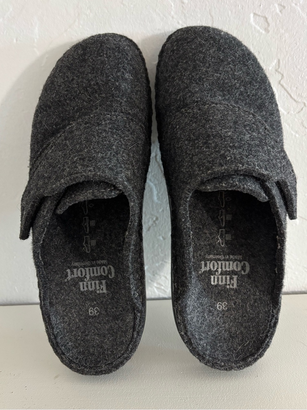 Finn Comfort Charcoal Felt Slip-On Clogs / 39